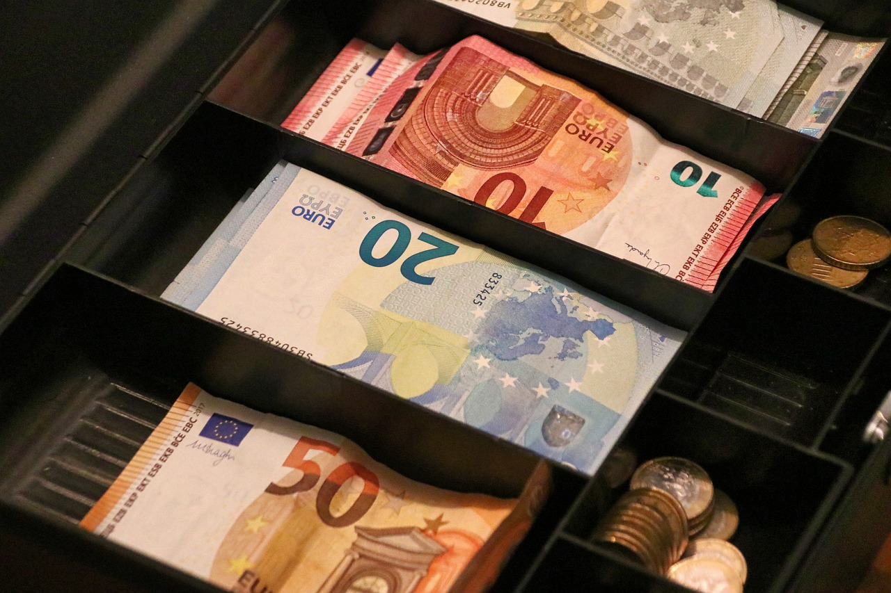 Cash Box Money Euro Finance - planet_fox / Pixabay